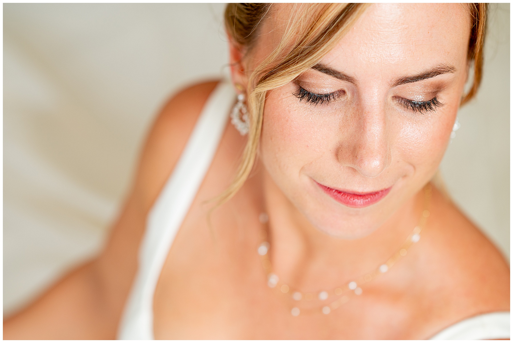 close up of the bride smiling 